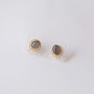 【ピアス／イヤリング】mini Cabochon(Oval)~ Moonstone(Gray)~