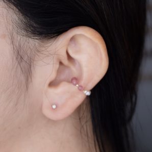 〖＆S.〗天然石のear cuff~Pink Epidote~