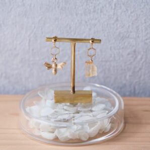 【ピアス／イヤリング】〖＆S.〗Petit~小花蜂~